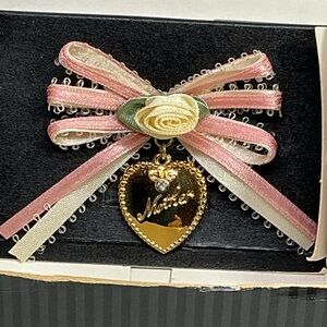 Vintage Avon Ribbons & Hearts Pin
